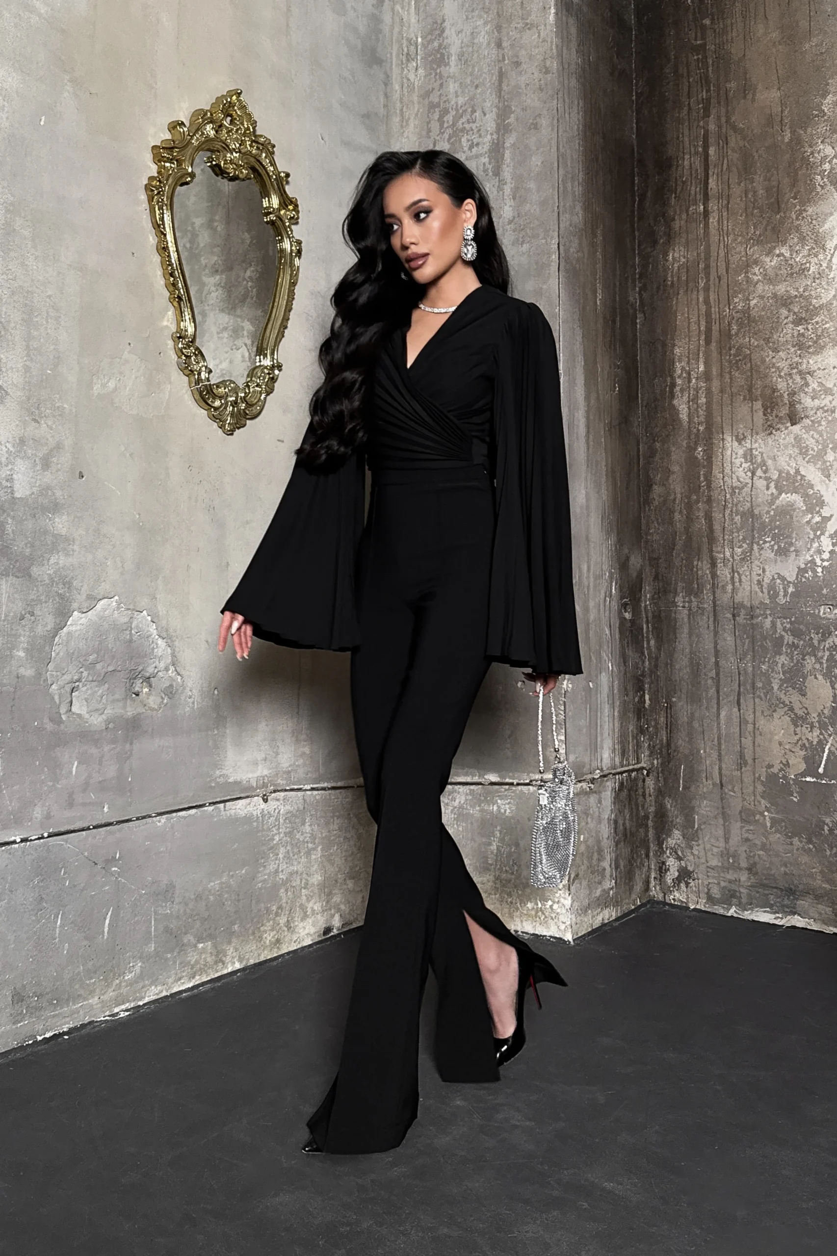 Eleganckie czarne spodnie dzwony Bella – stylizacja z żakietem – REPULO’S