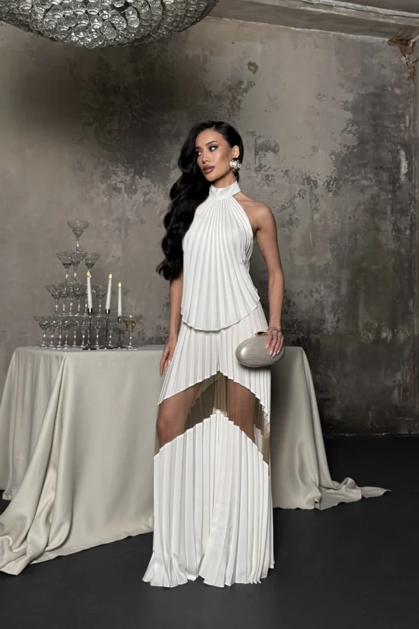 Spodnie plisowane damskie szerokie Shell białe – przód stylizacji, elegancki look – REPULO’S