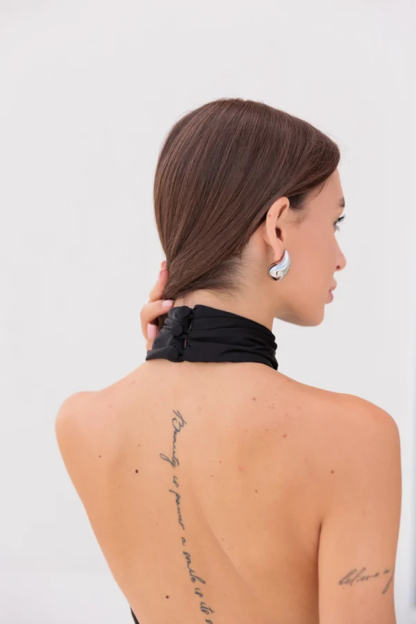 Satynowy top Mindy – kokarda na plecach i dekolt halter – REPULO’S